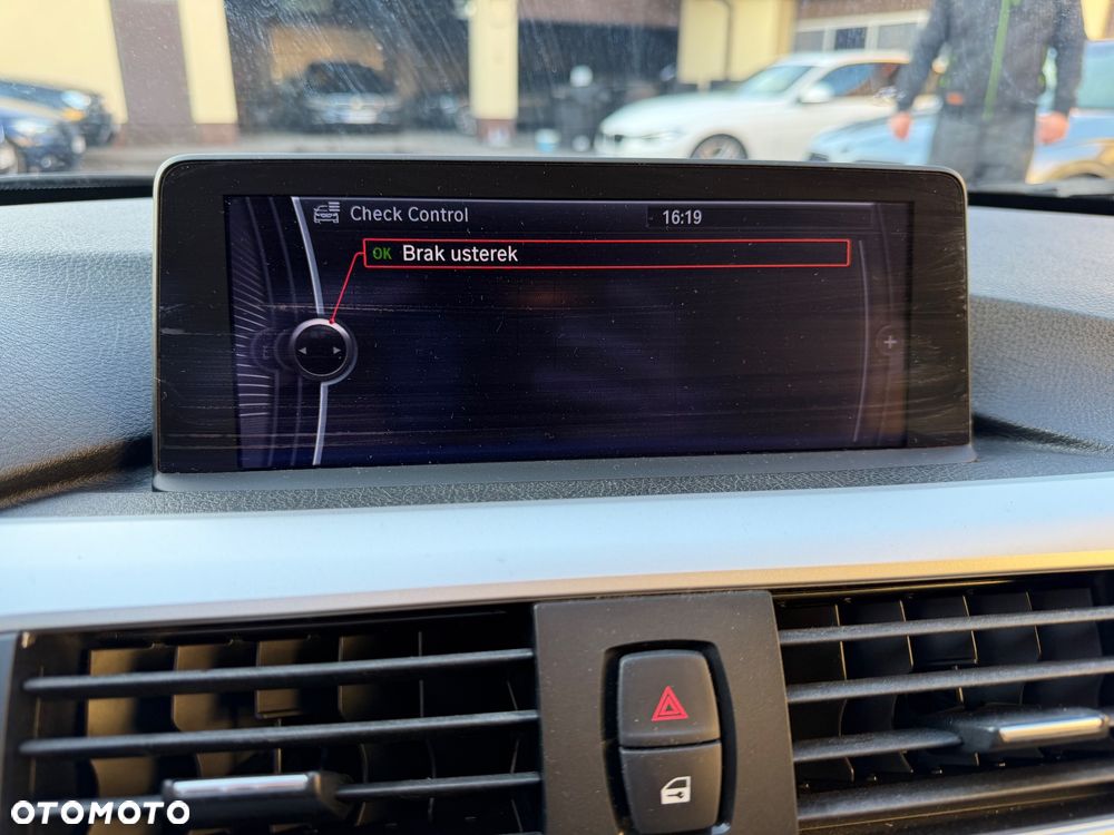 BMW Seria 3 320d Efficient Dynamics Edition - 24