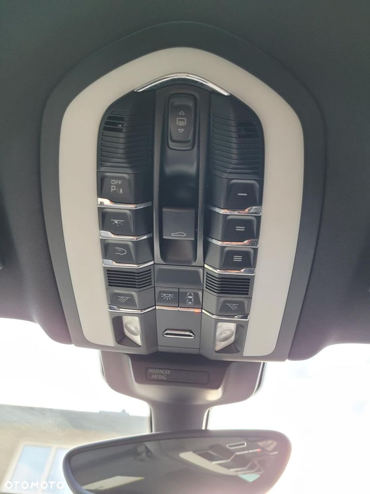 Porsche Macan - 22