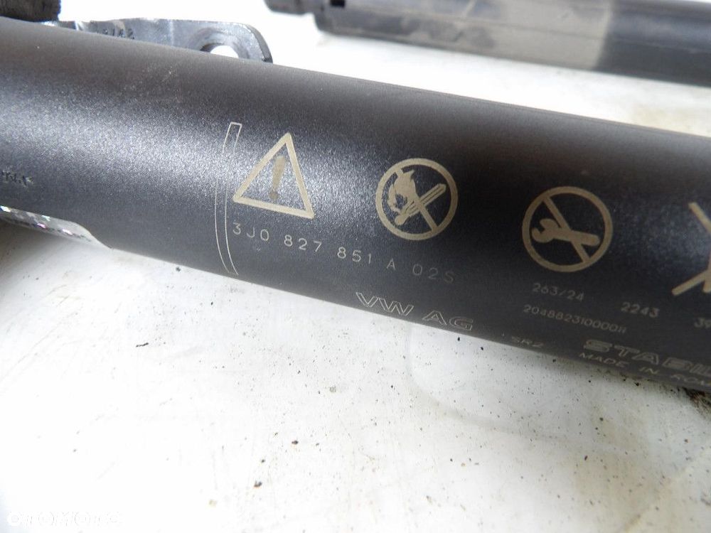 SKODA SUPERB IV 4 KOMBI SIŁOWNIKI TYLNEJ KLAPY BAGAŻNIKA 3J0827552 - 4