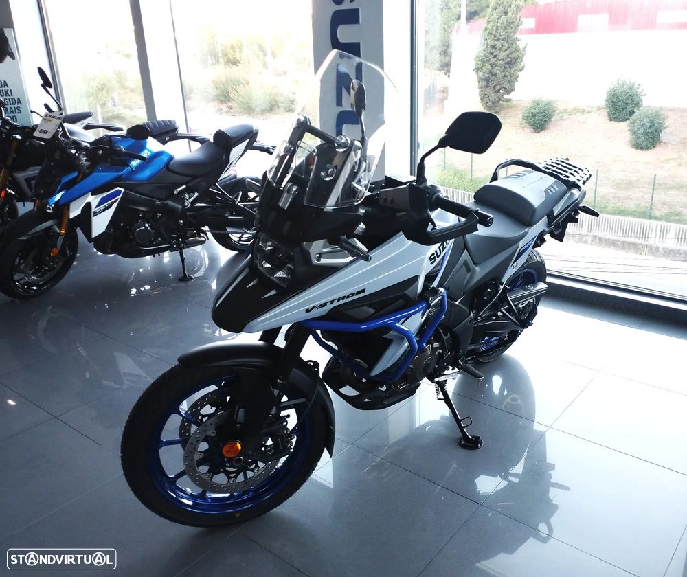 Suzuki DL 1050RR - 1