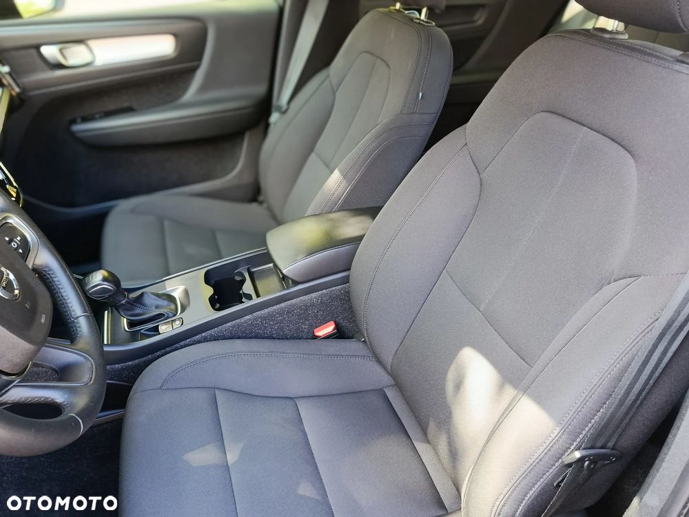 Volvo XC 40 T2 Momentum Core - 26