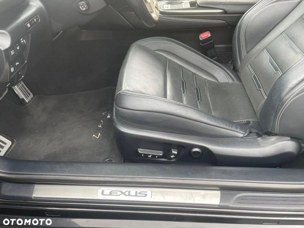 Lexus RC 200t / 300 F Sport - 17