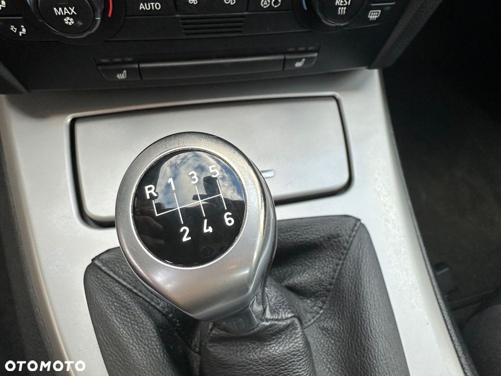 BMW Seria 3 320d - 25