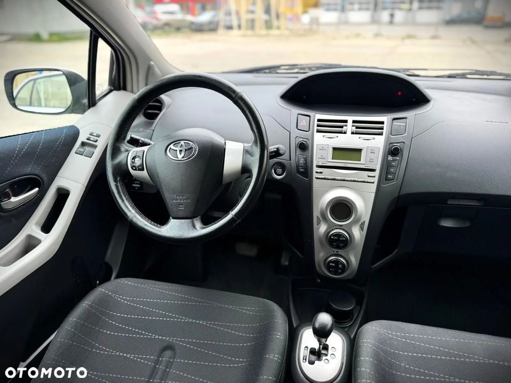 Toyota Yaris 1.3 Sol Premium MM - 8