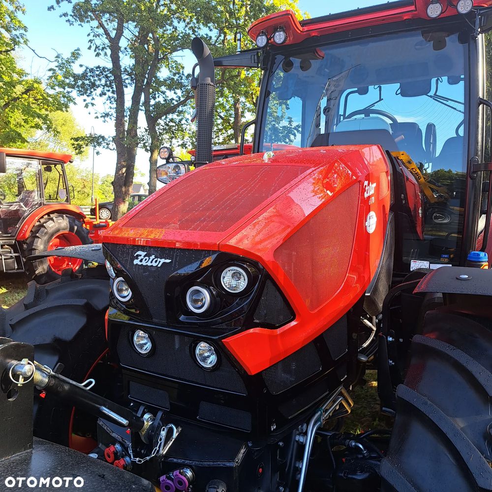 Zetor Seria 6 170 silnik Deutz AG Skrzynia ZF 54+27 biegów . 6 biegów pod obciążeniem - 2