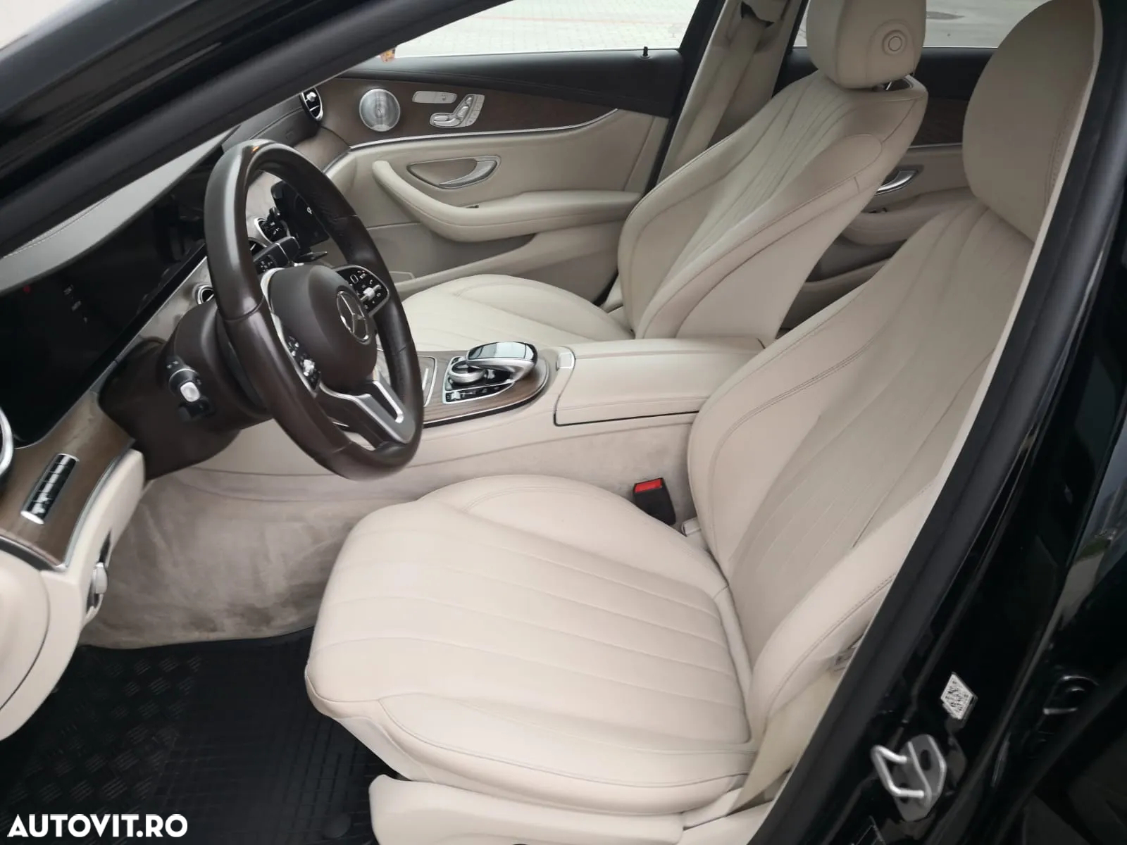Mercedes-Benz E 220 d 4MATIC Aut. - 12