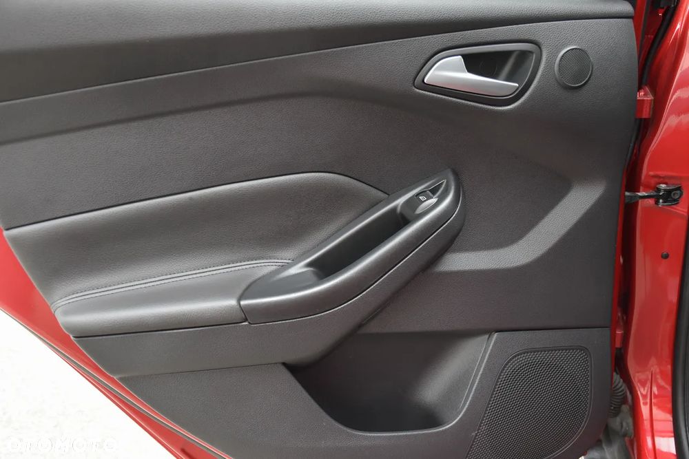 Ford Focus 1.6 EcoBoost Start-Stopp-System Titanium - 36