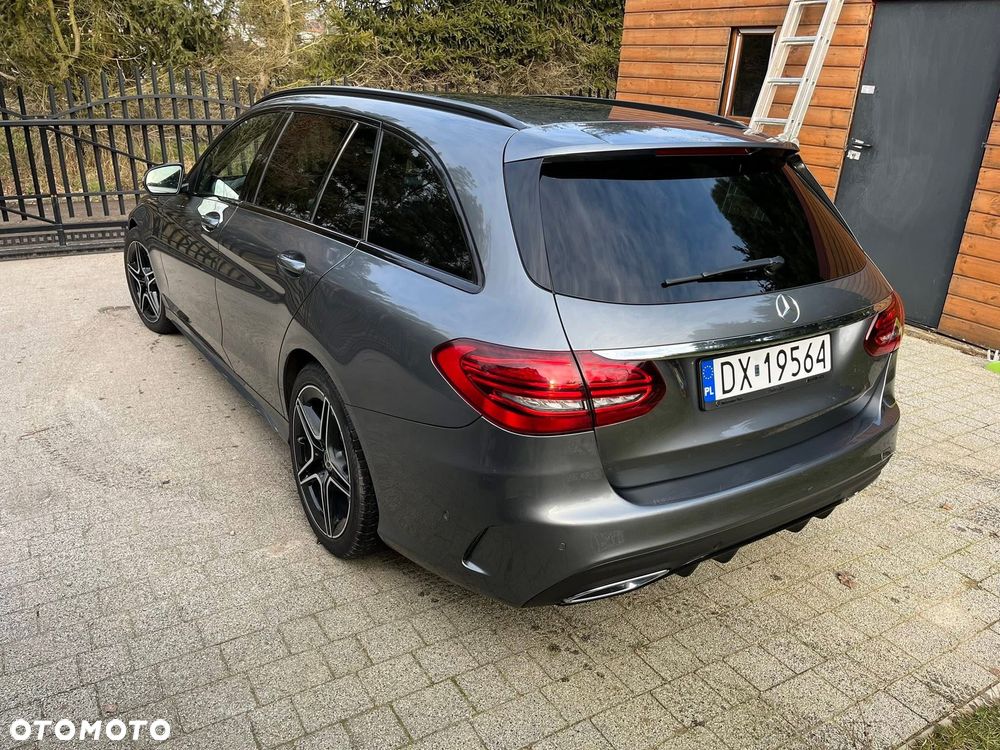 Mercedes-Benz Klasa C 300 d T 9G-TRONIC Night Edition - 6