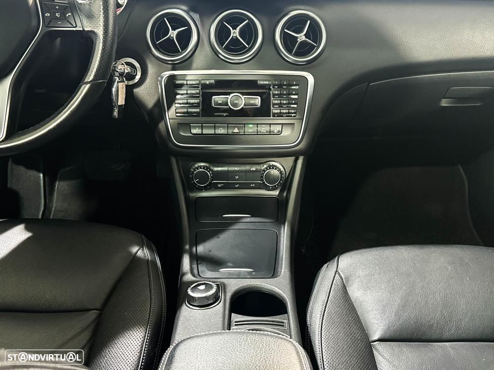 Mercedes-Benz A 180 d 7G-DCT AMG Line - 24