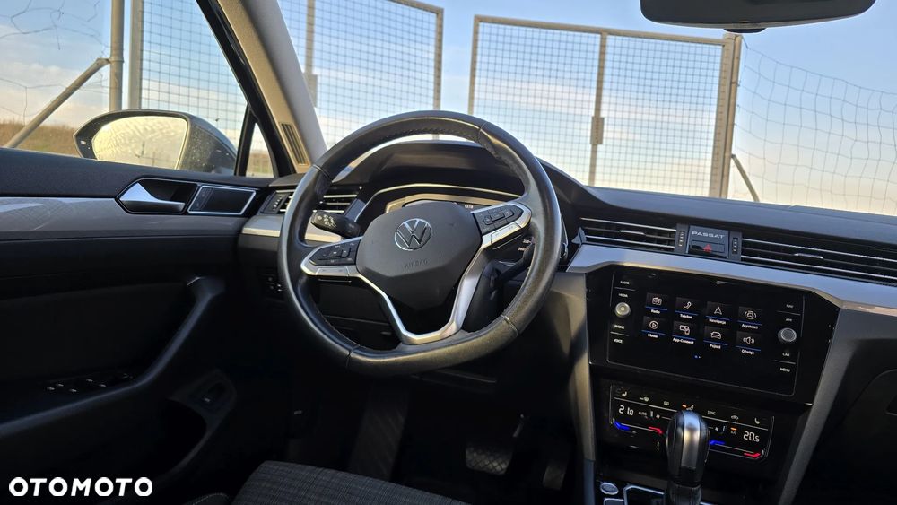 Volkswagen Passat - 31