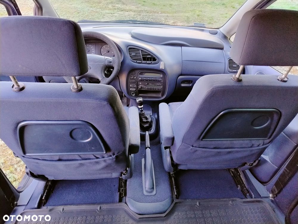 Volkswagen Sharan - 31