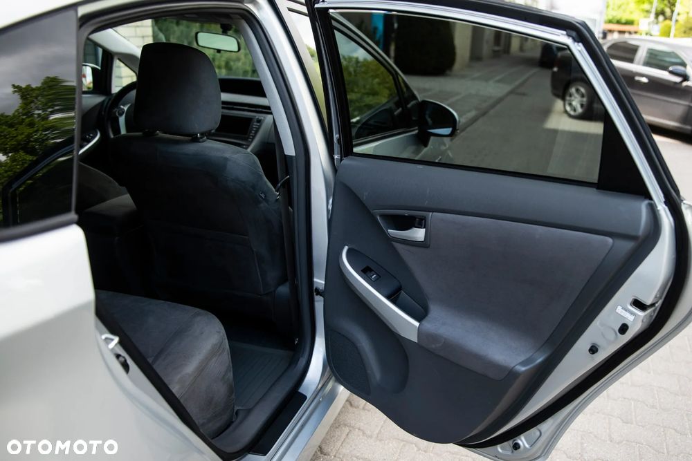 Toyota Prius (Hybrid) Executive - 21