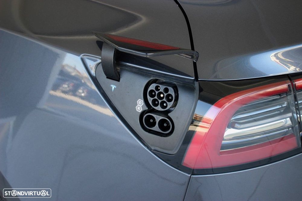 Tesla Model 3 - 10