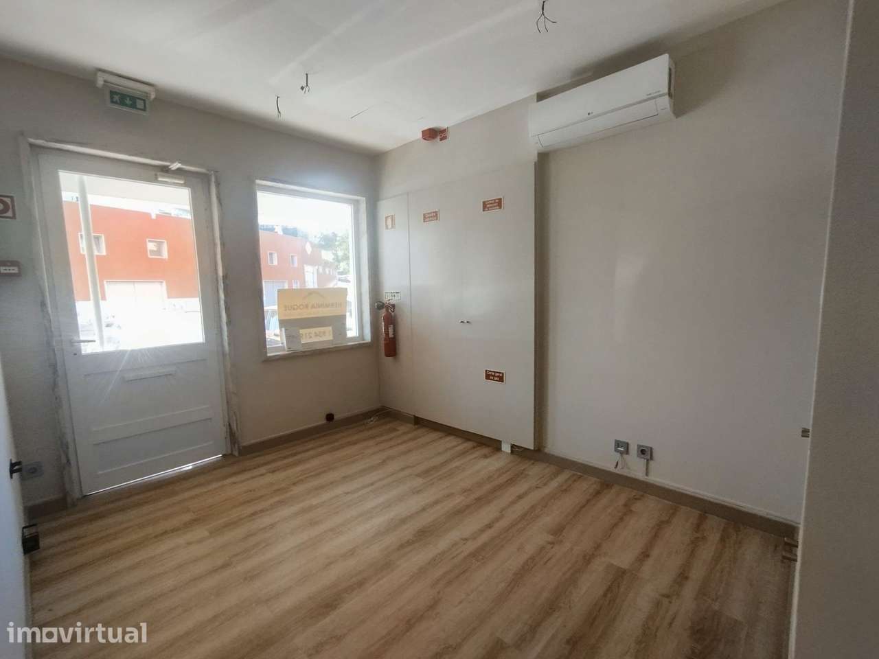 Arrendamento de Espaço Comercial em Corroios - Grande imagem: 2/16