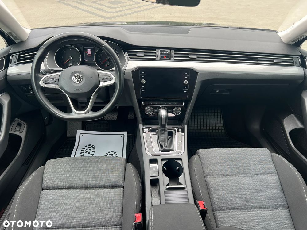 Volkswagen Passat 2.0 TDI SCR DSG Comfortline - 16