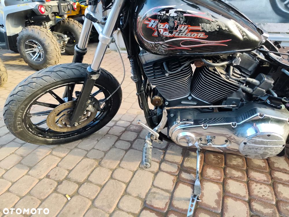 Harley-Davidson Dyna Super Glide - 34