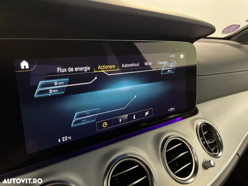 Mercedes-Benz E 300 9G-TRONIC AMG Line - 23