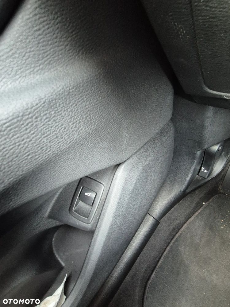 BMW X1 sDrive18i - 21