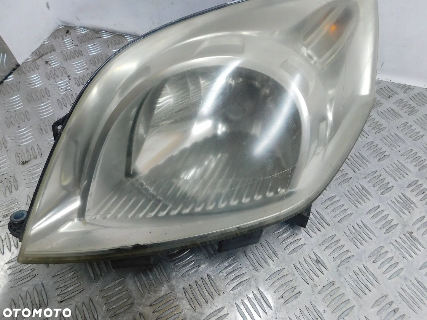 REFLEKTOR LAMPA LEWA NEMO FIORINO QUBO - 2