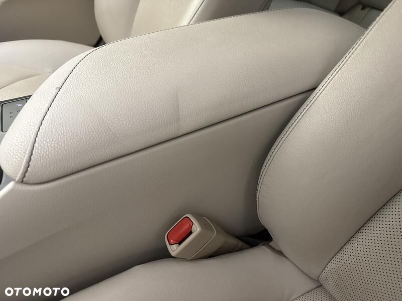 Toyota Camry 2.5 Hybrid Executive CVT - 20