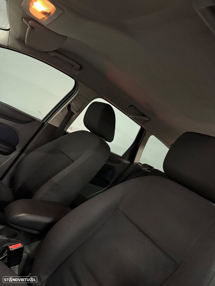 Ford Focus SW 1.6 TDCi Ambiente - 15