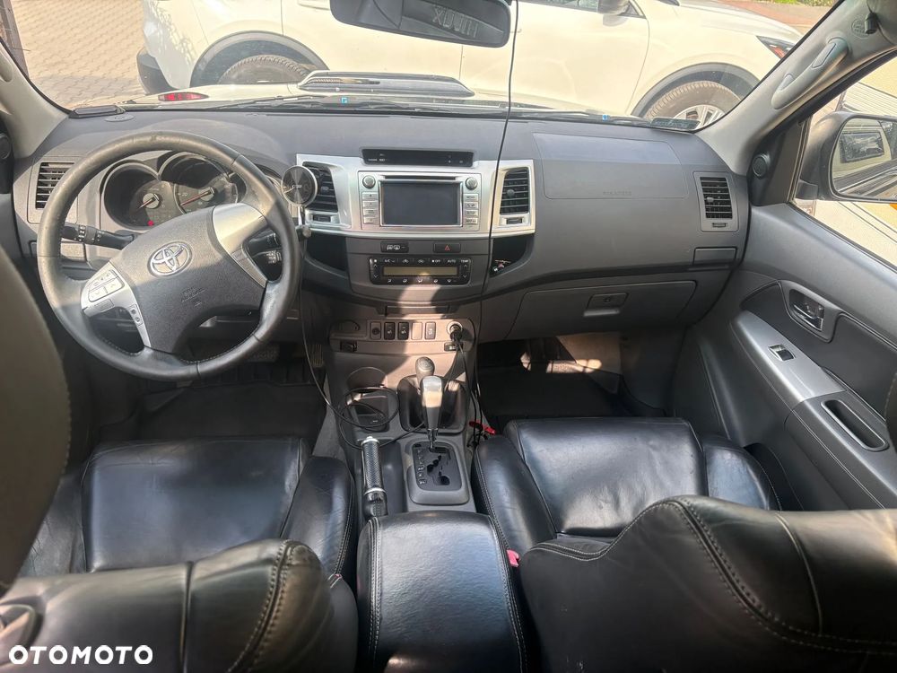 Toyota Hilux 3.0 D-4D Invincible - 15
