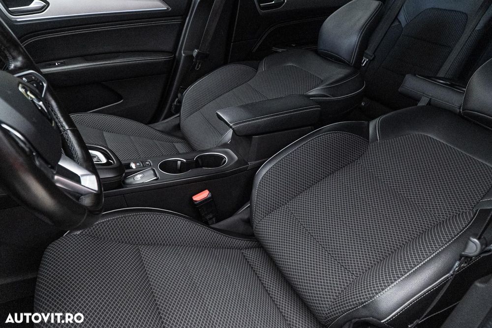 Renault Arkana E-TECH 145 Evolution - 15