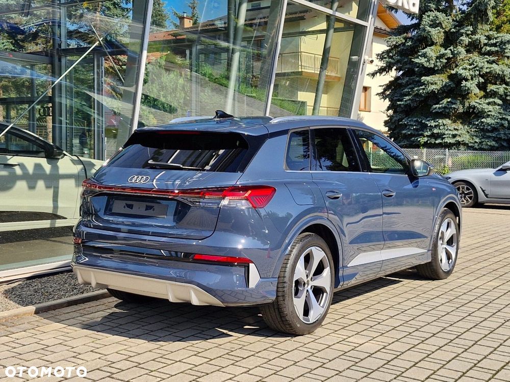 Audi Q4 e-tron - 10