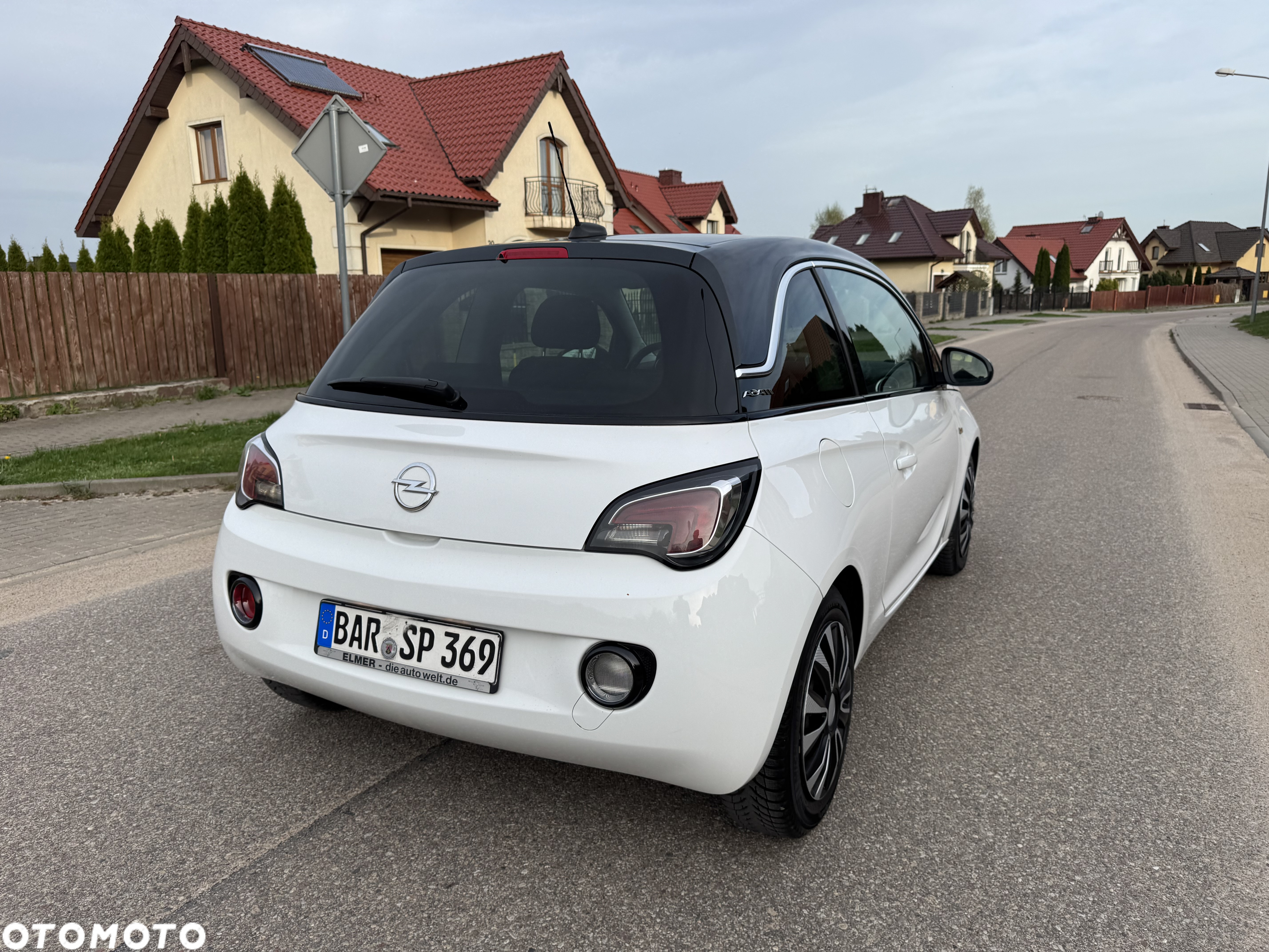 Opel Adam 1.2 Black Jack - 16