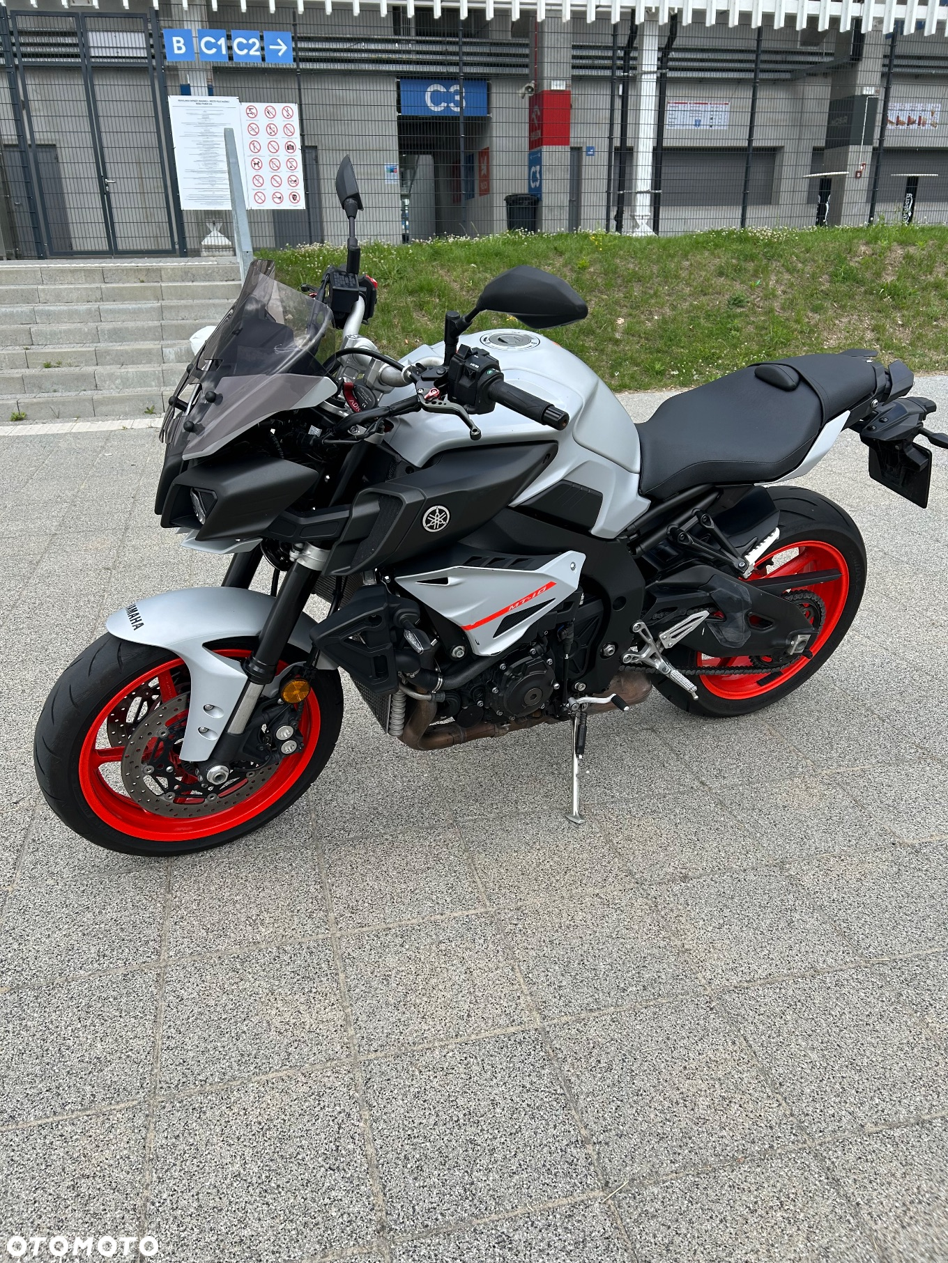 Yamaha MT - 9
