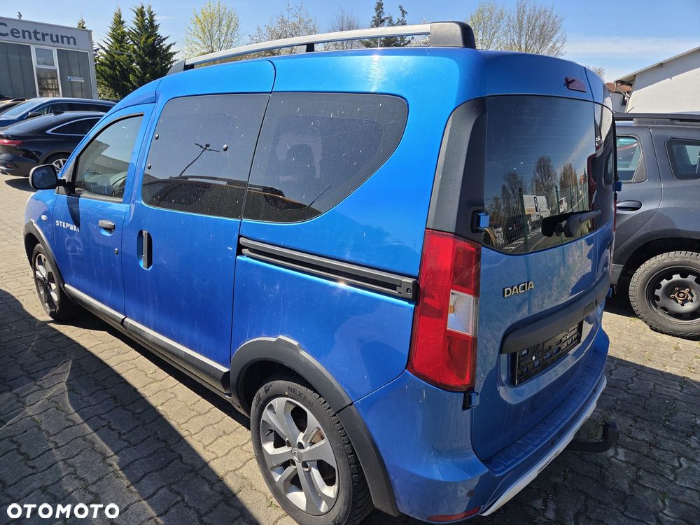 Dacia Dokker TCe 115 Stepway Celebration - 4