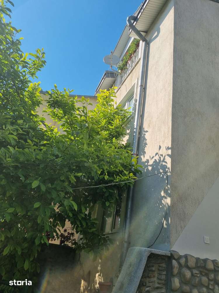 Casa la cheie mobilata si utilata cu 2500mp teren in oras - Imagine principală: 4/20