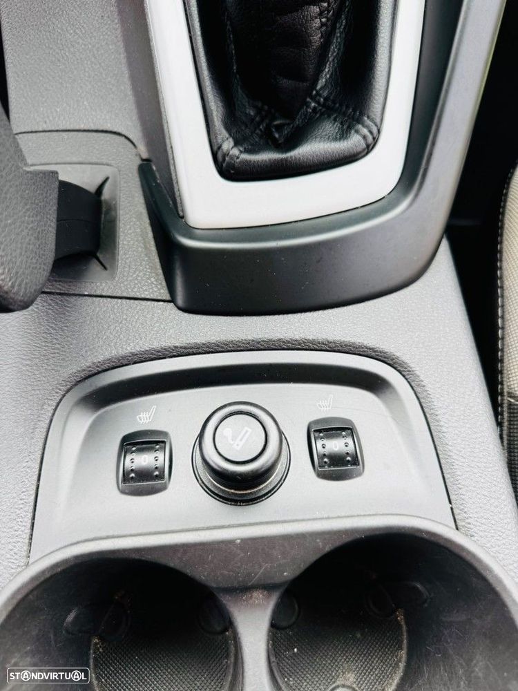 Ford Focus 1.0 EcoBoost S&S Champions Edition - 14