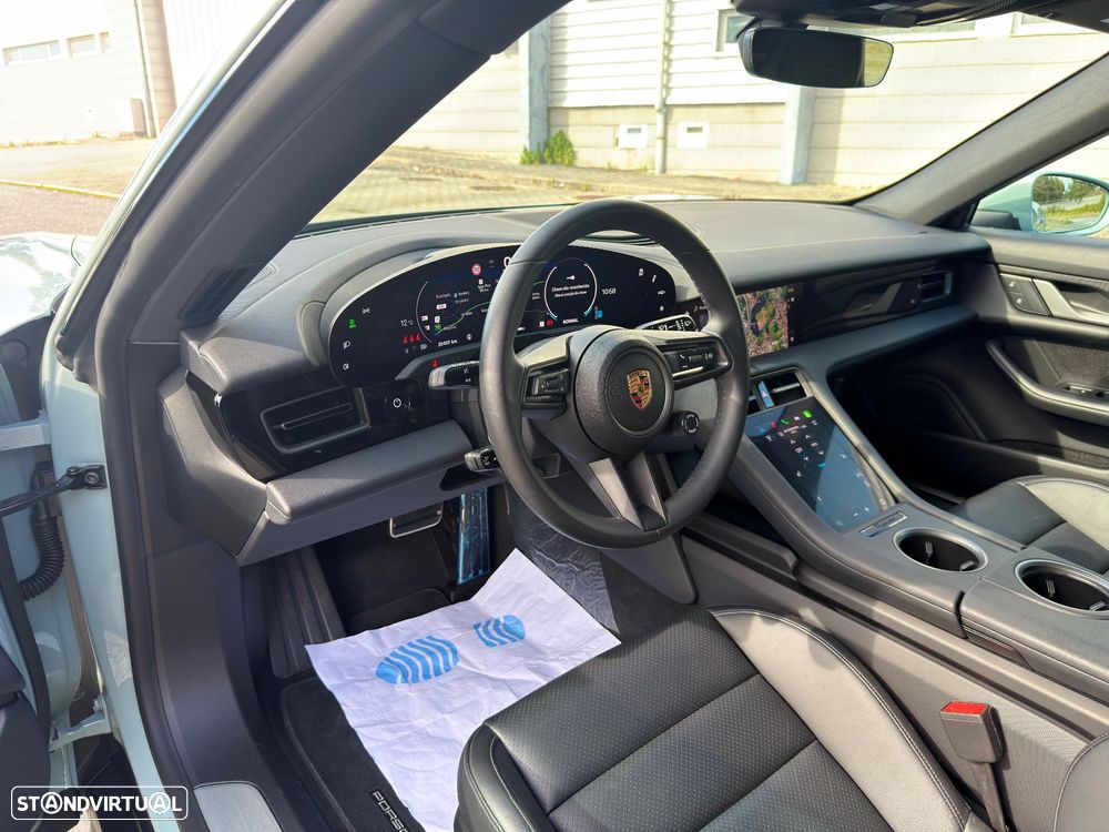 Porsche Taycan Sport Turismo bateria Performance Plus - 43