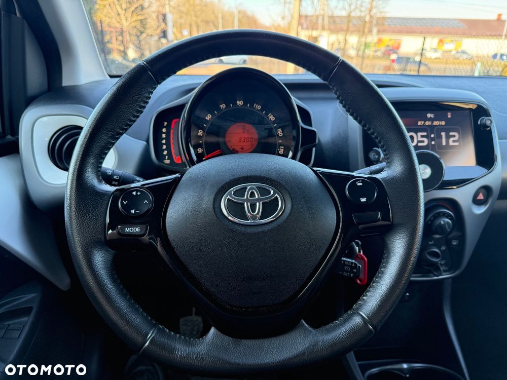 Toyota Aygo x-play connect - 13