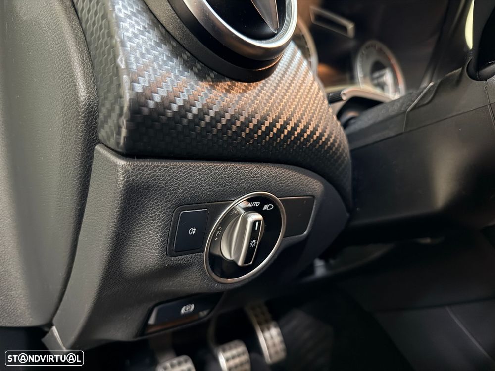 Mercedes-Benz A 180 d AMG Line - 24