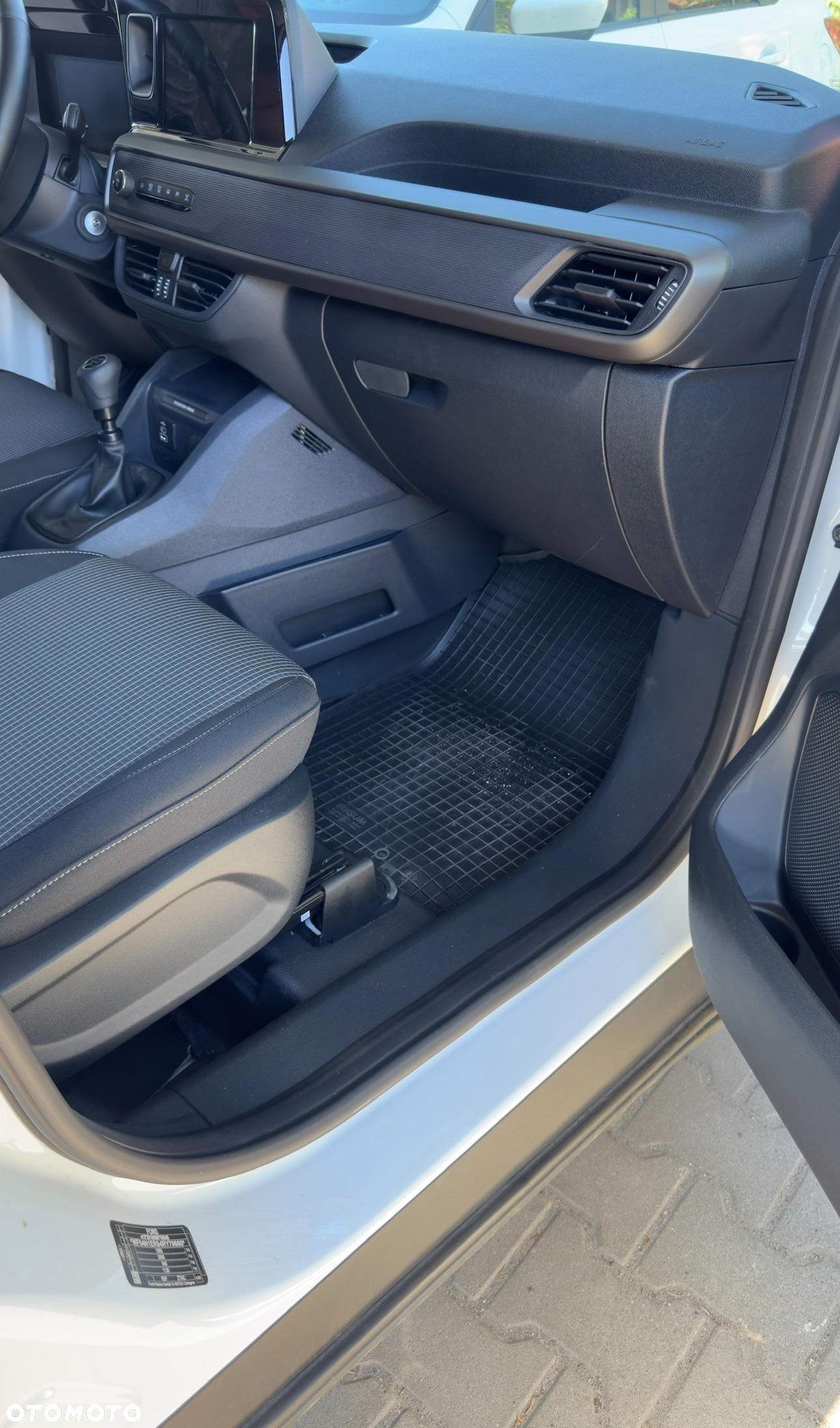 Ford Transit Courier - 7