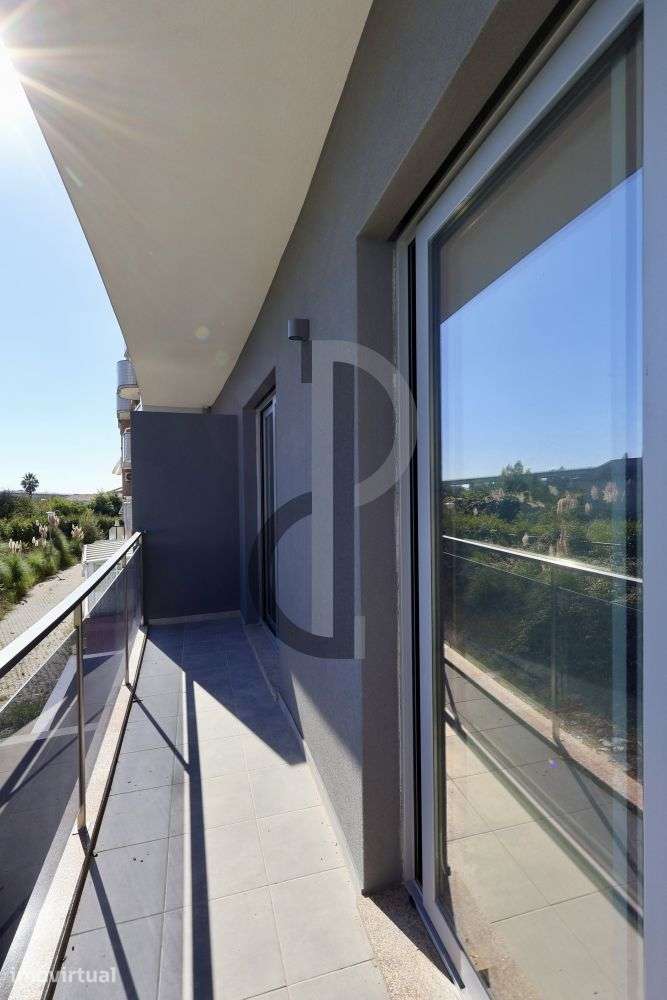 Apartamento T2+1 com 3 frentes e varandas - Junto ao Picoto - Grande imagem: 2/18