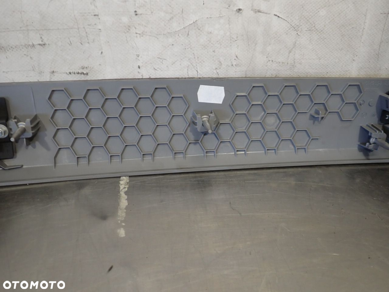 DEKOR KONSOLI KRATKA NAWIEWU BMW E90 320I 6924082A  7132845 - 7