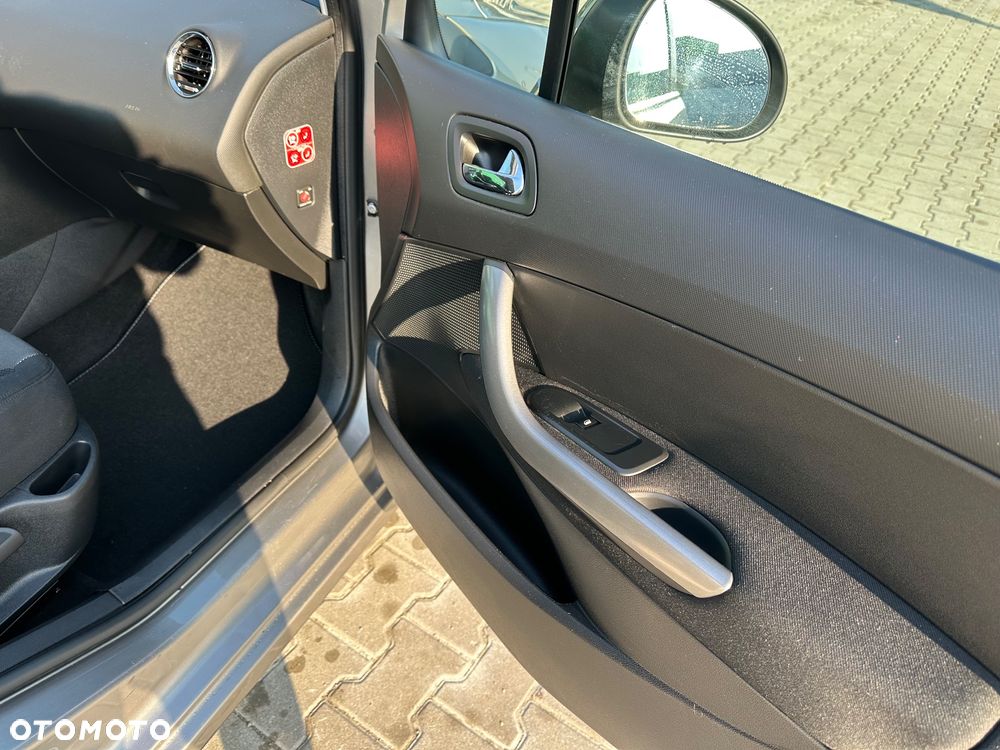 Peugeot 308 120 VTi Millesim 200 - 17