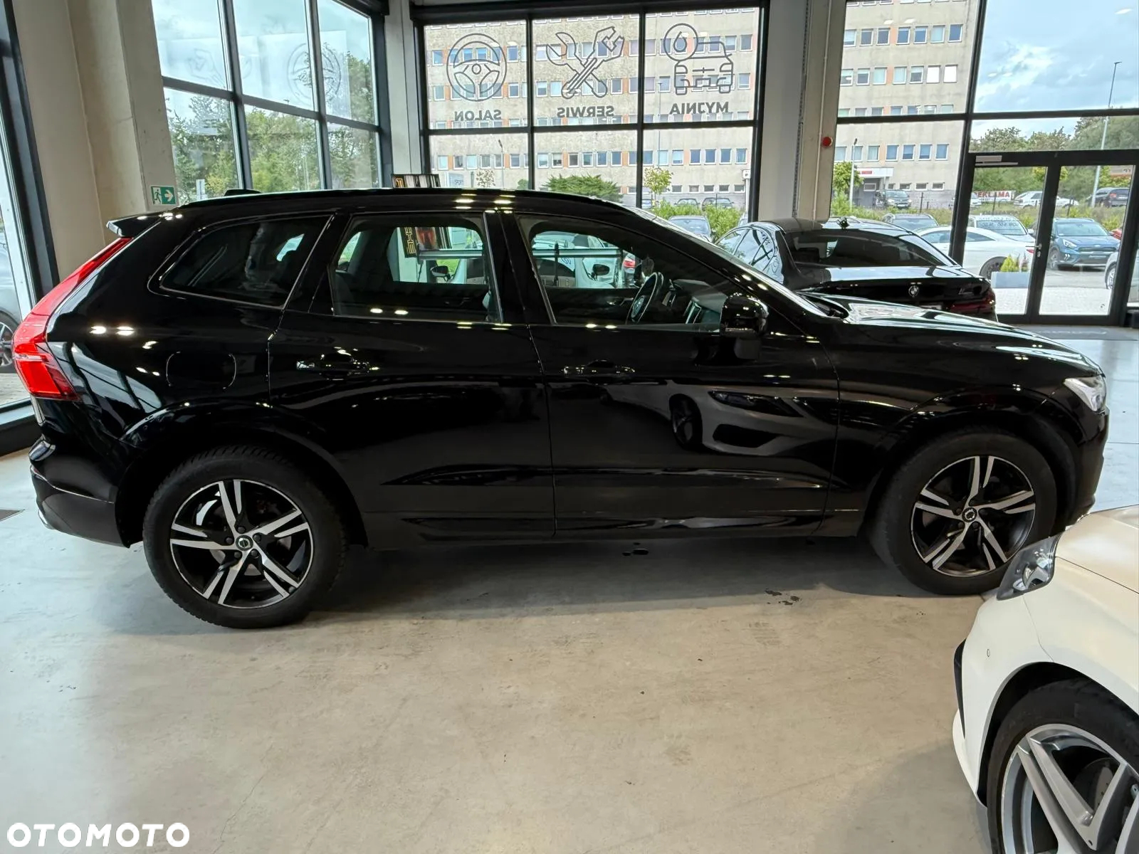 Volvo XC 60 B5 B AWD Momentum Pro - 18