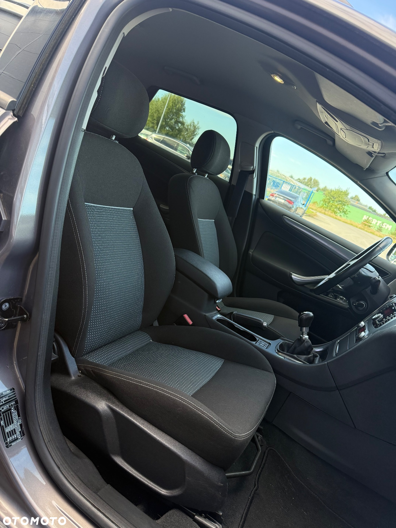 Ford Mondeo 1.6 T Ambiente - 25