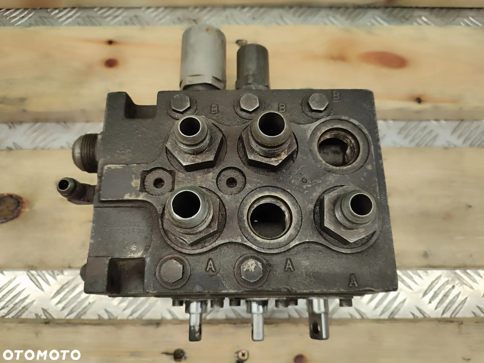 Rozdzielacz hydrauliczny 161B0003 FERMEC 860 - 2