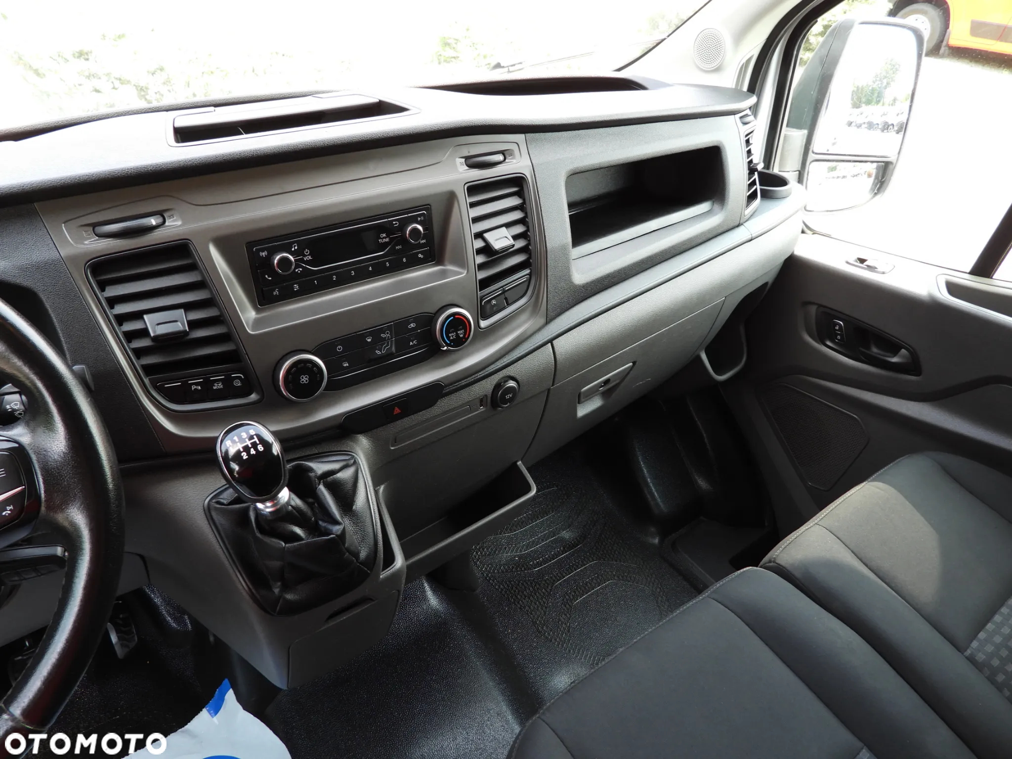 Ford TRANSIT  FURGON TEMPOMAT LEDY KLIMATYZACJA 130KM [ U82455 ] - 31