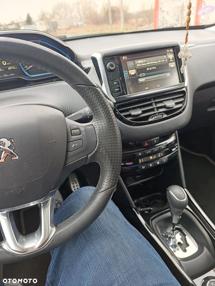 Peugeot 2008 PureTech 110 Stop&Start EAT6 GT-Line Edition - 21