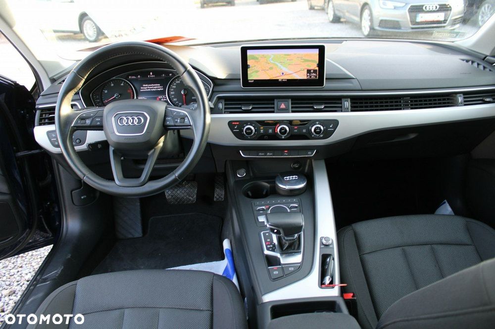 Audi A4 Limousine - 35