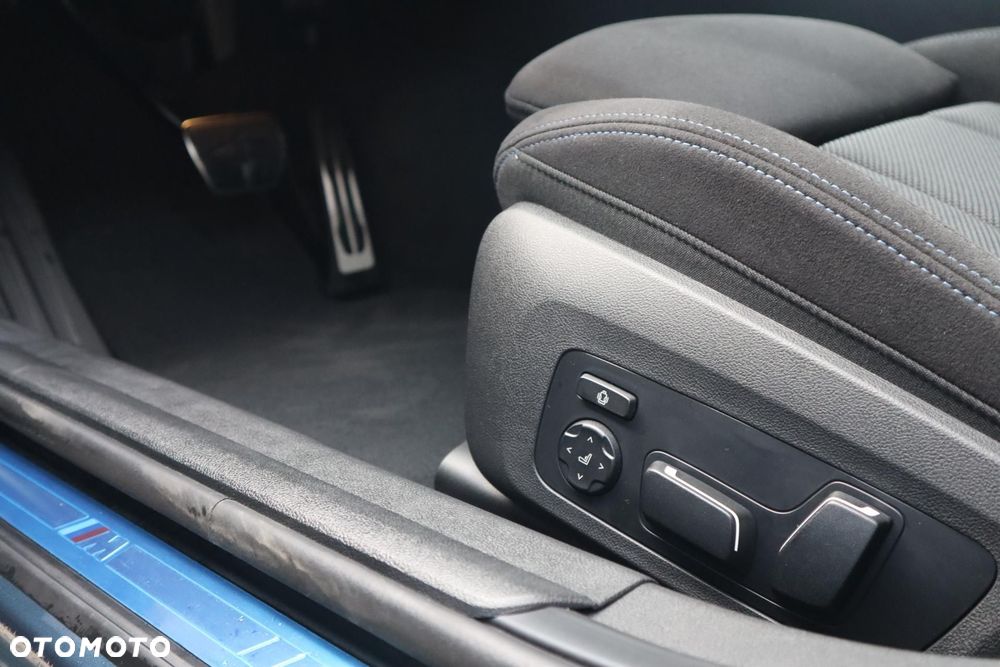 BMW Seria 3 330i M Sport - 11