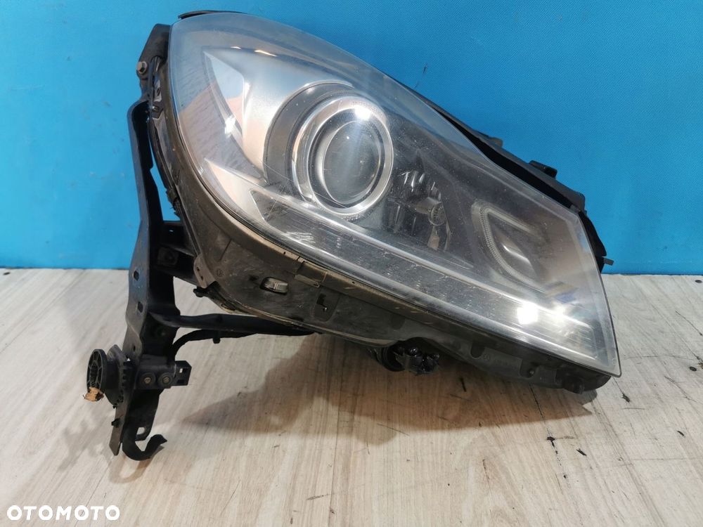 Mercedes C-Klasa W204 lift lampa prawa reflektor Bi-xenon skrętna komplet - 1