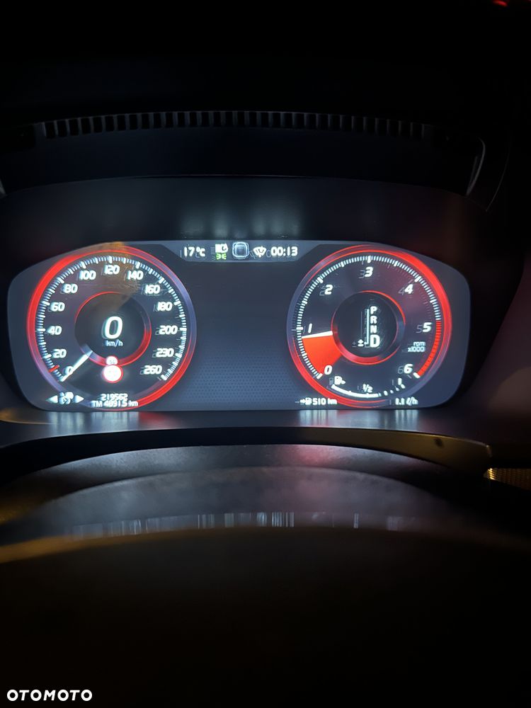 Volvo V90 D5 AWD R-Design - 35