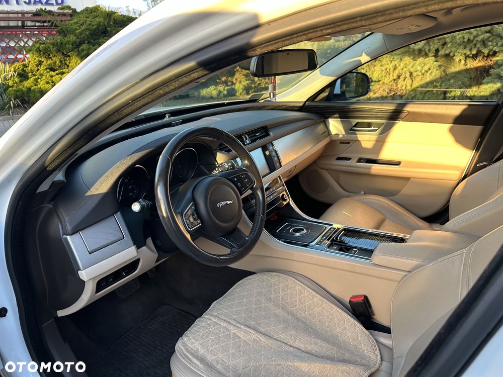 Jaguar XF 2.0 i4D Portfolio - 19